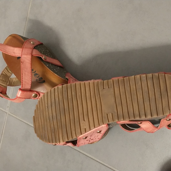 Sandal - Picture 5 of 5